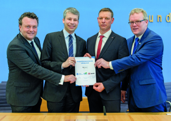 Stephan Kühn (DB Netz), Steffen Bilger (BMVI), Dirk Engelhardt (BGL), Dirk Flege (Allianz pro Schiene) (v.l.)