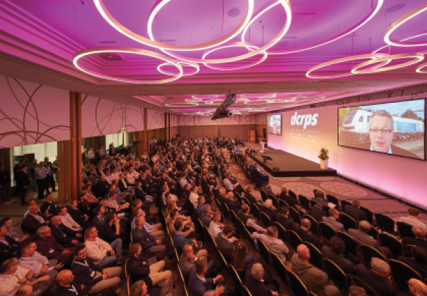 Mit über 470 Entscheidern und technischen Experten ist der Konferenzsaal zum dcrps 2024 voll besetzt