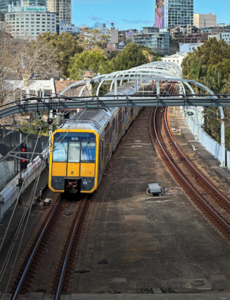 Regionalzug in Sydney: der Personenverkehr in Australien konzentriert sich auf die großen Metropolen