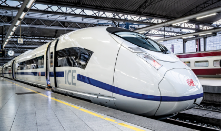 ICE 3neo mit Europa-Lackierung in Brüssel