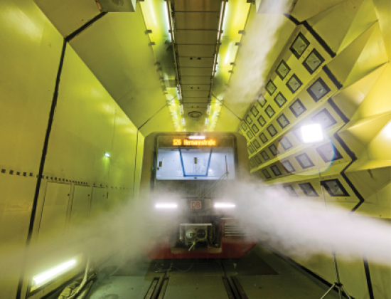 Kältetest in der Klimakammer: Herstellung und Entwicklung ist ein Tätigkeitsfeld für Absolventen der Schienenfahrzeugtechnik