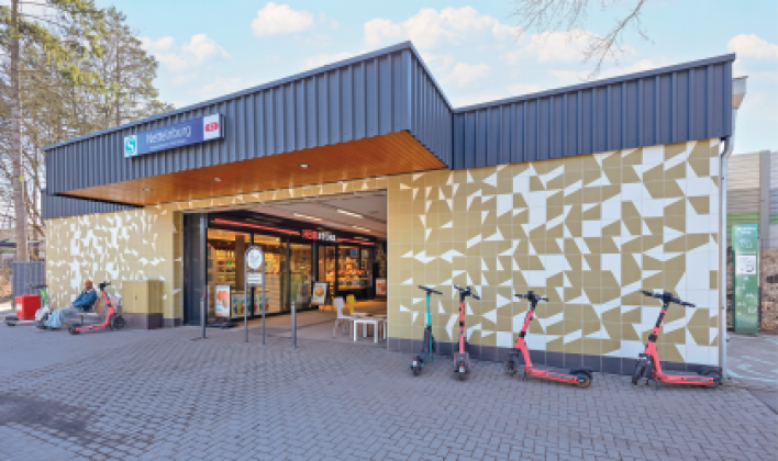 Modernisiertes Zugangsgebäude Bahnhof Nettelnburg, Regionalbereich Nord